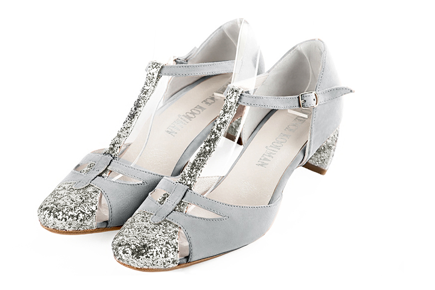 Light silver and pearl grey women's T-strap open side shoes. Round toe. Low comma heels. Front view - Florence KOOIJMAN